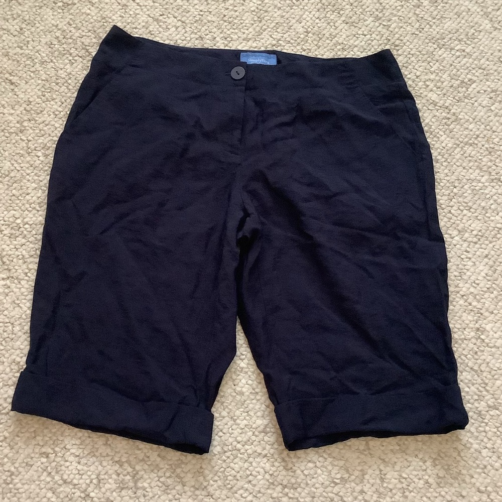 NWOT Vera Wang Bermuda Shorts Navy Rayon Lightweight 4